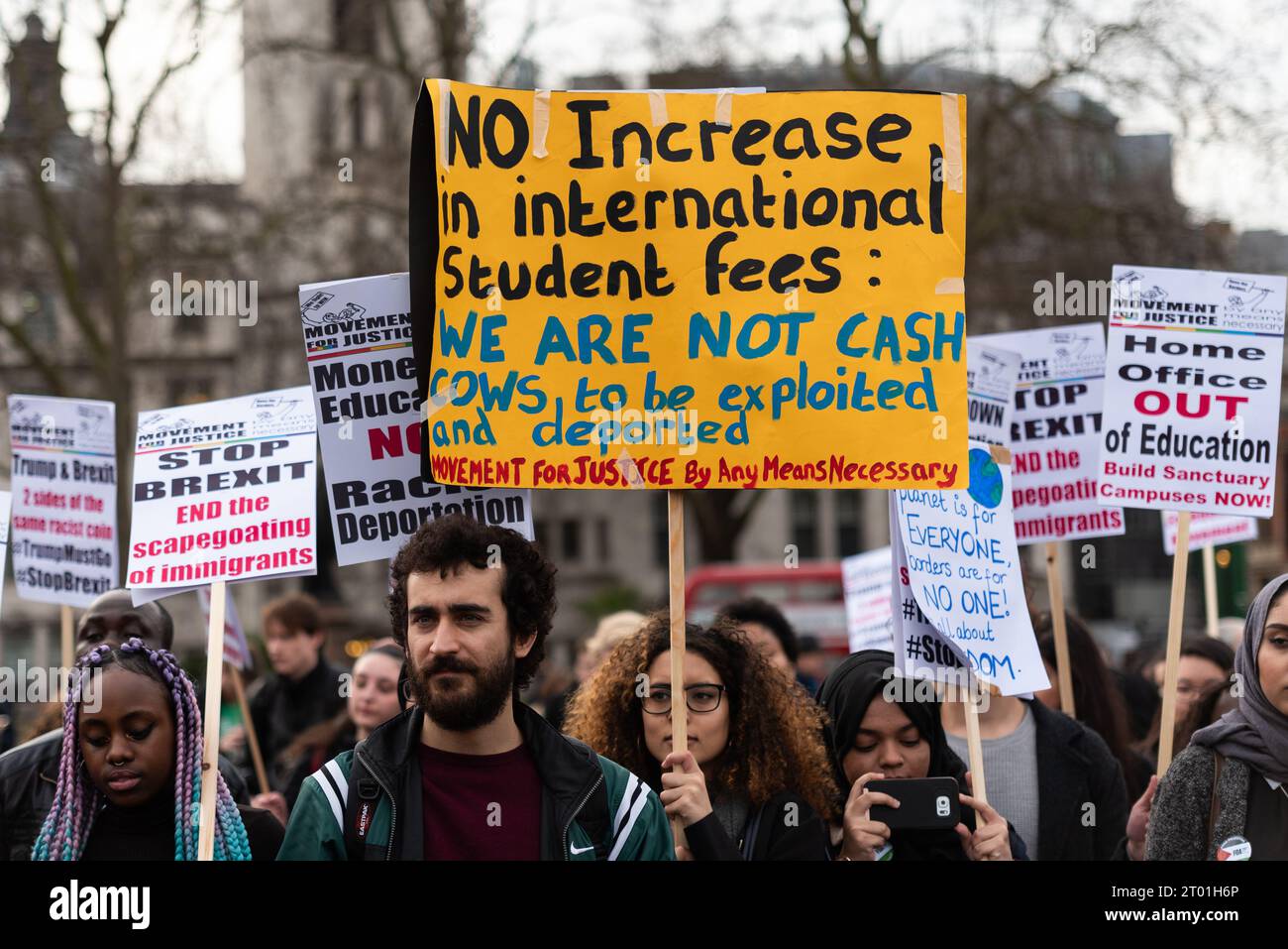 Manifestation de l'immigration lors d'un rassemblement anti-Brexit à Londres, Royaume-Uni. Grand événement anti-racisme, anti-Brexit, anti Trump. Frais pour étudiants internationaux Banque D'Images