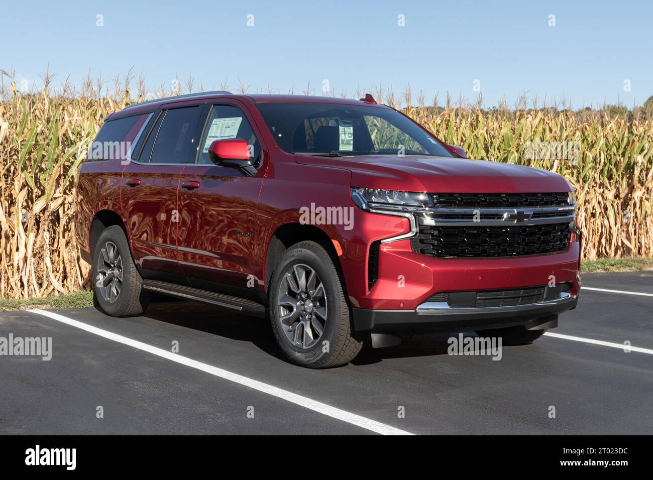 West Harrison - 24 septembre 2023 : le Tahoe de Chevrolet est exposé dans un établissement concessionnaire. Chevrolet propose le Tahoe en modèles LS, LT, RST, Z71 et Premier. Banque D'Images