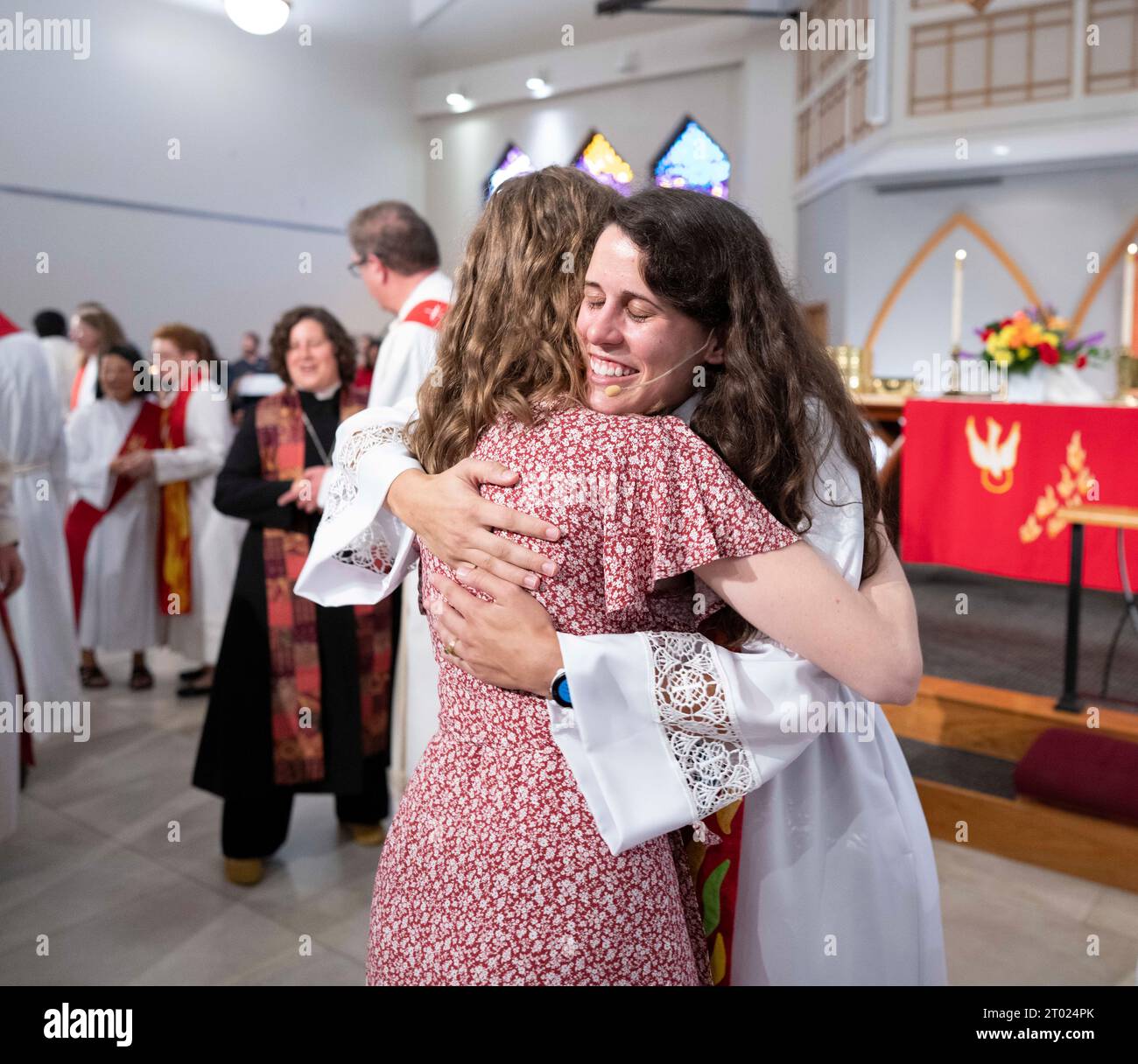 Austin Texas USA, octobre 1 2023 : cérémonie d'ordination pour Cecilia Suknaic Saulnier à l'église luthérienne Triumphant Love. ©Bob Daemmrich Banque D'Images