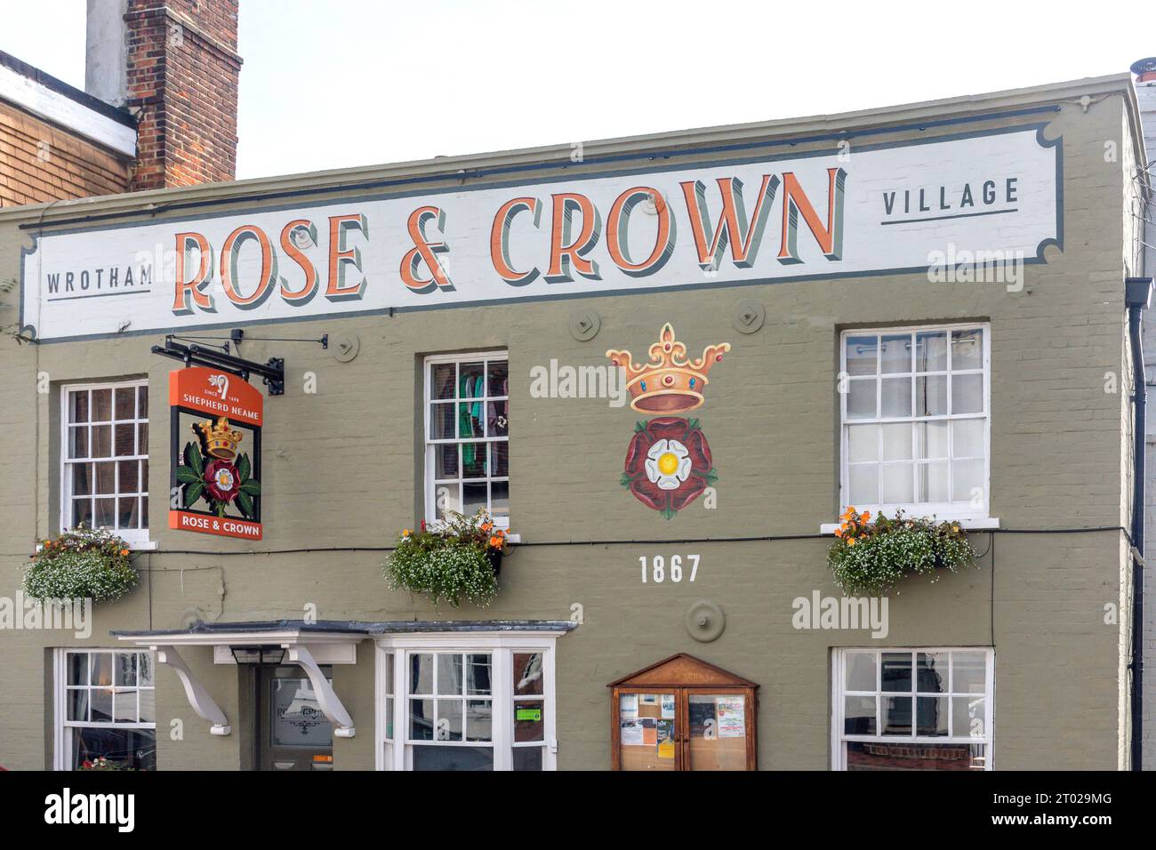 19th Century Rose & Crown Pub Facade, High Street, Wrotham, Kent, Angleterre, Royaume-Uni Banque D'Images