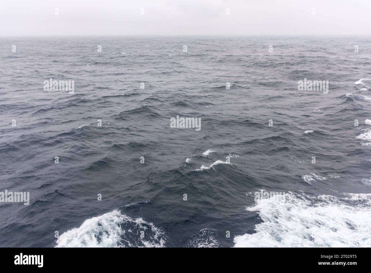 Mer agitée dans le golfe de Gascogne du navire de croisière Royal Caribbean 'Anthem of the Seas', mer Celtique, Europe Banque D'Images