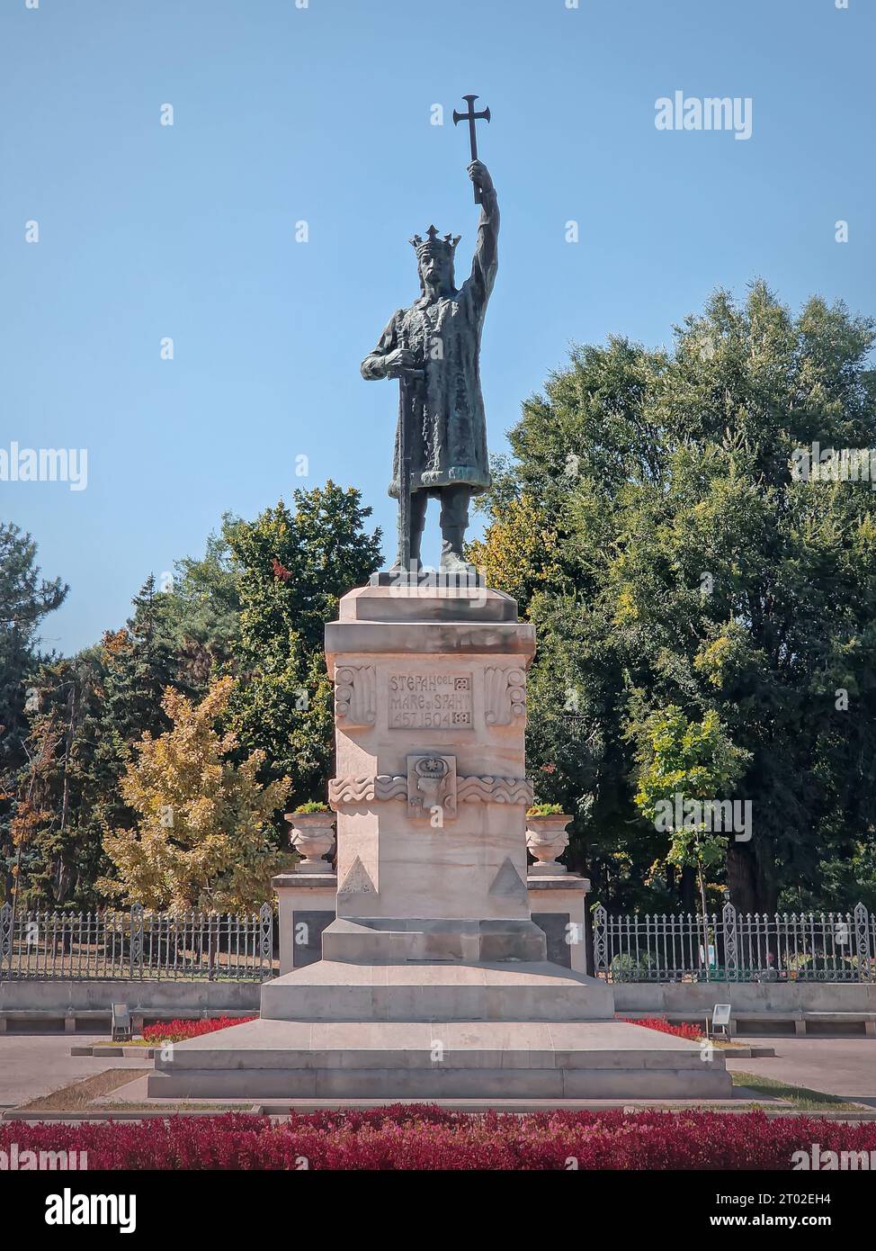 Stephen le Grand (Stefan cel Mare) monument en face du parc central dans une journée ensoleillée d'automne, ville de Chisinau, Moldavie Banque D'Images