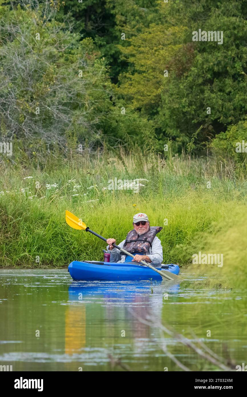 Une des choses que j'aime faire pour les loisirs de plein air dans le comté de Door est le kayak dans les nombreux ruisseaux et lacs intérieurs là-bas, ainsi que le lac Michigan. Banque D'Images