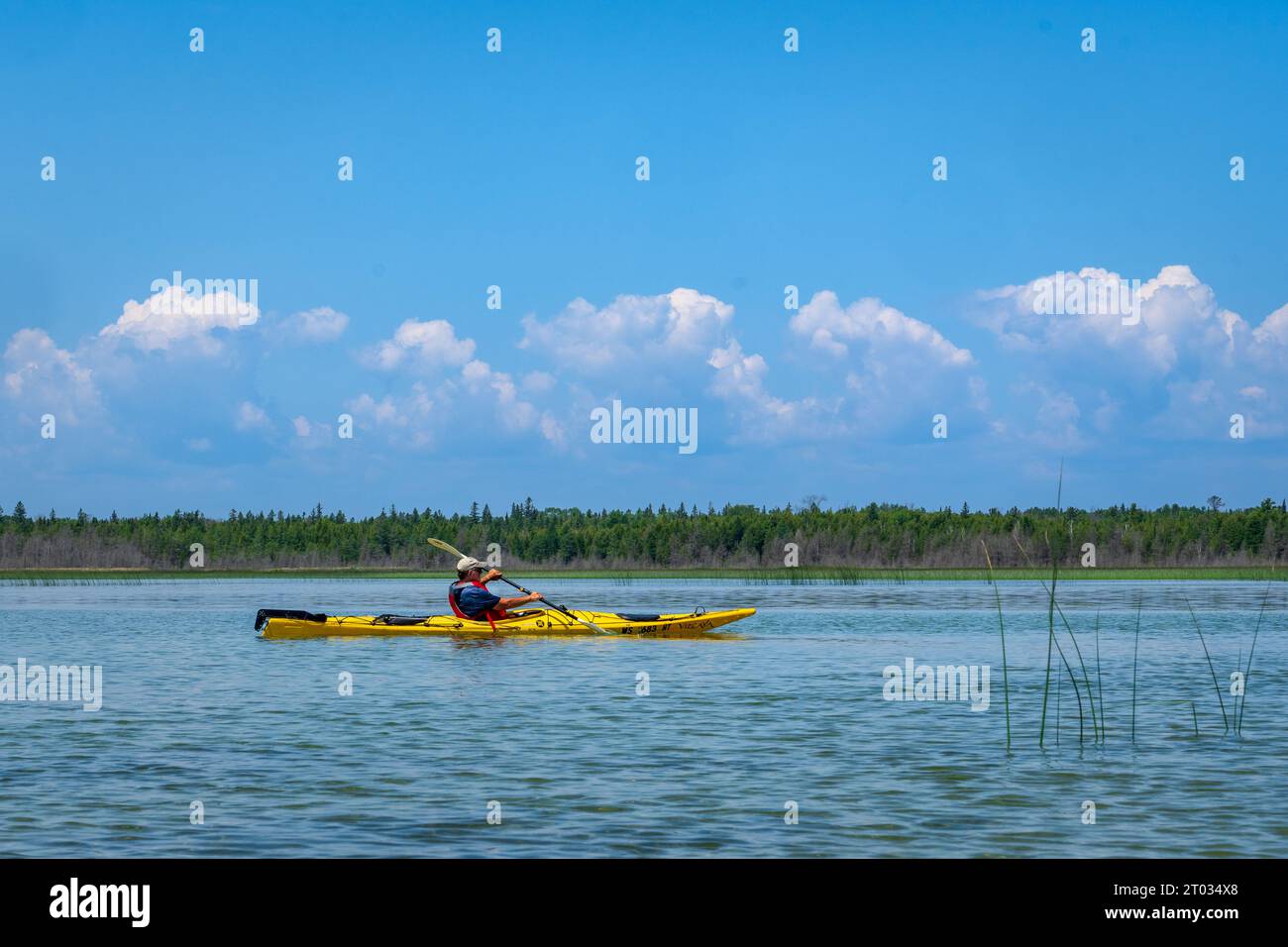 Une des choses que j'aime faire pour les loisirs de plein air dans le comté de Door est le kayak dans les nombreux ruisseaux et lacs intérieurs là-bas, ainsi que le lac Michigan. Banque D'Images