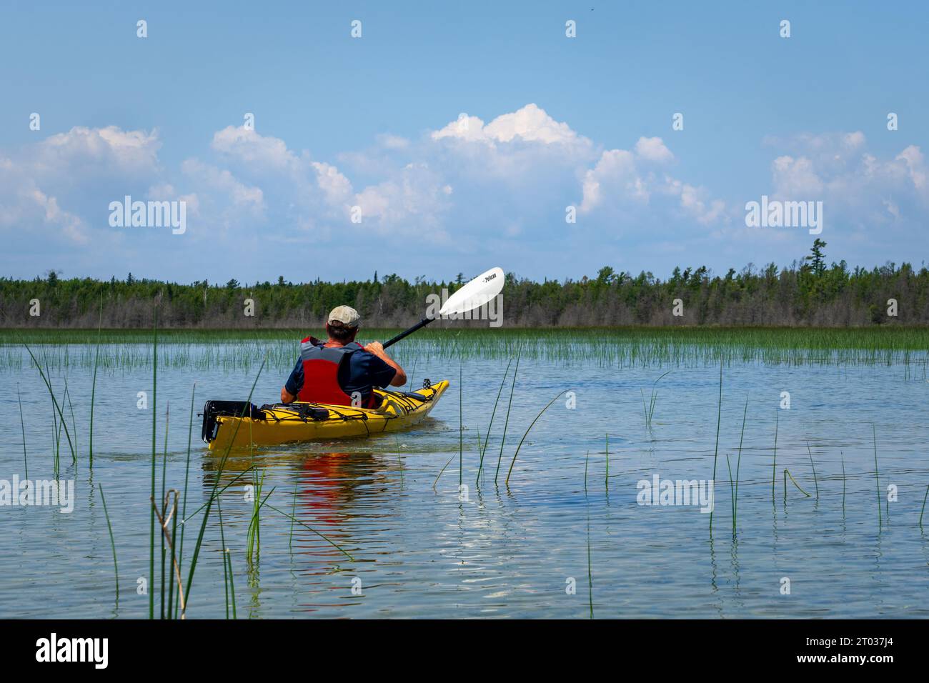 Une des choses que j'aime faire pour les loisirs de plein air dans le comté de Door est le kayak dans les nombreux ruisseaux et lacs intérieurs là-bas, ainsi que le lac Michigan. Banque D'Images