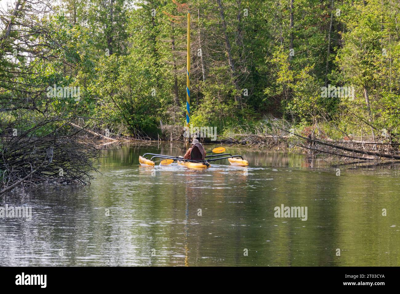 Une des choses que j'aime faire pour les loisirs de plein air dans le comté de Door est le kayak dans les nombreux ruisseaux et lacs intérieurs là-bas, ainsi que le lac Michigan. Banque D'Images