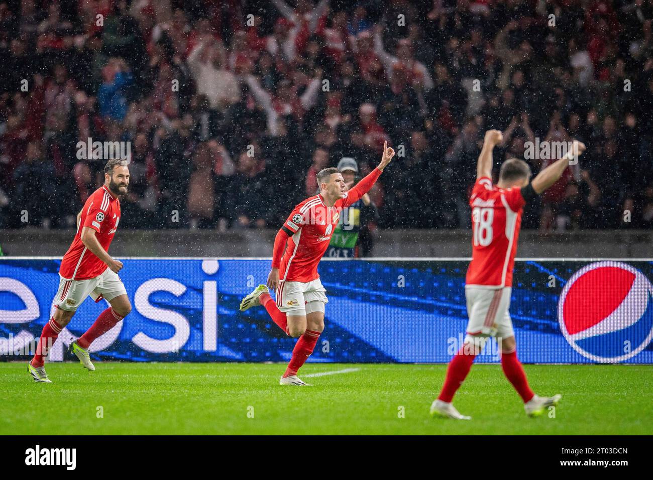 Jubel zum 10 durch Robin Gosens (1. FC Union Berlin, 6) die spaeter