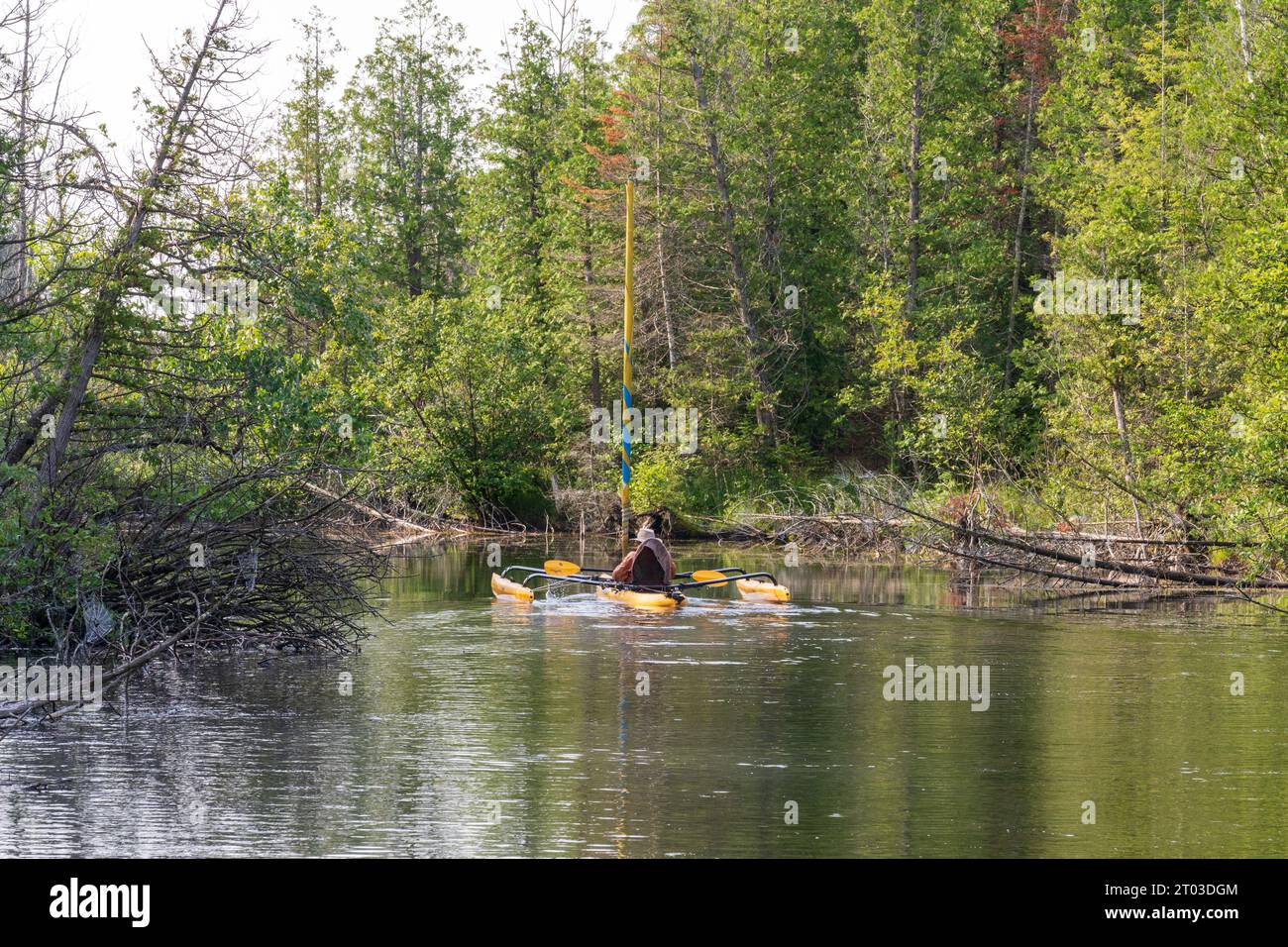 Une des choses que j'aime faire pour les loisirs de plein air dans le comté de Door est le kayak dans les nombreux ruisseaux et lacs intérieurs là-bas, ainsi que le lac Michigan. Banque D'Images