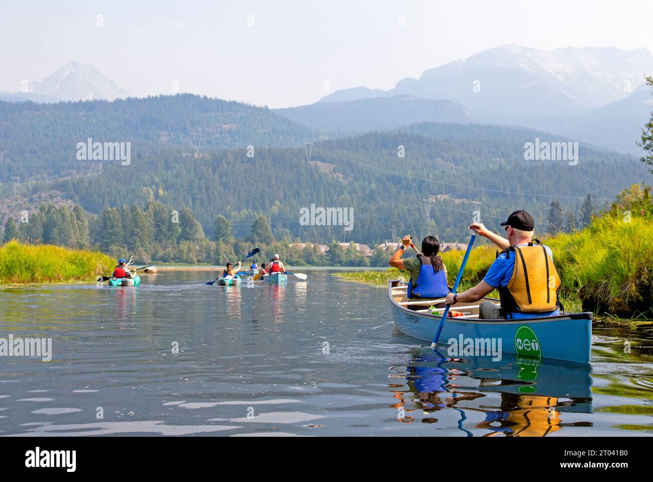 Pagayer sur la rivière des rêves dorés, Whistler Banque D'Images