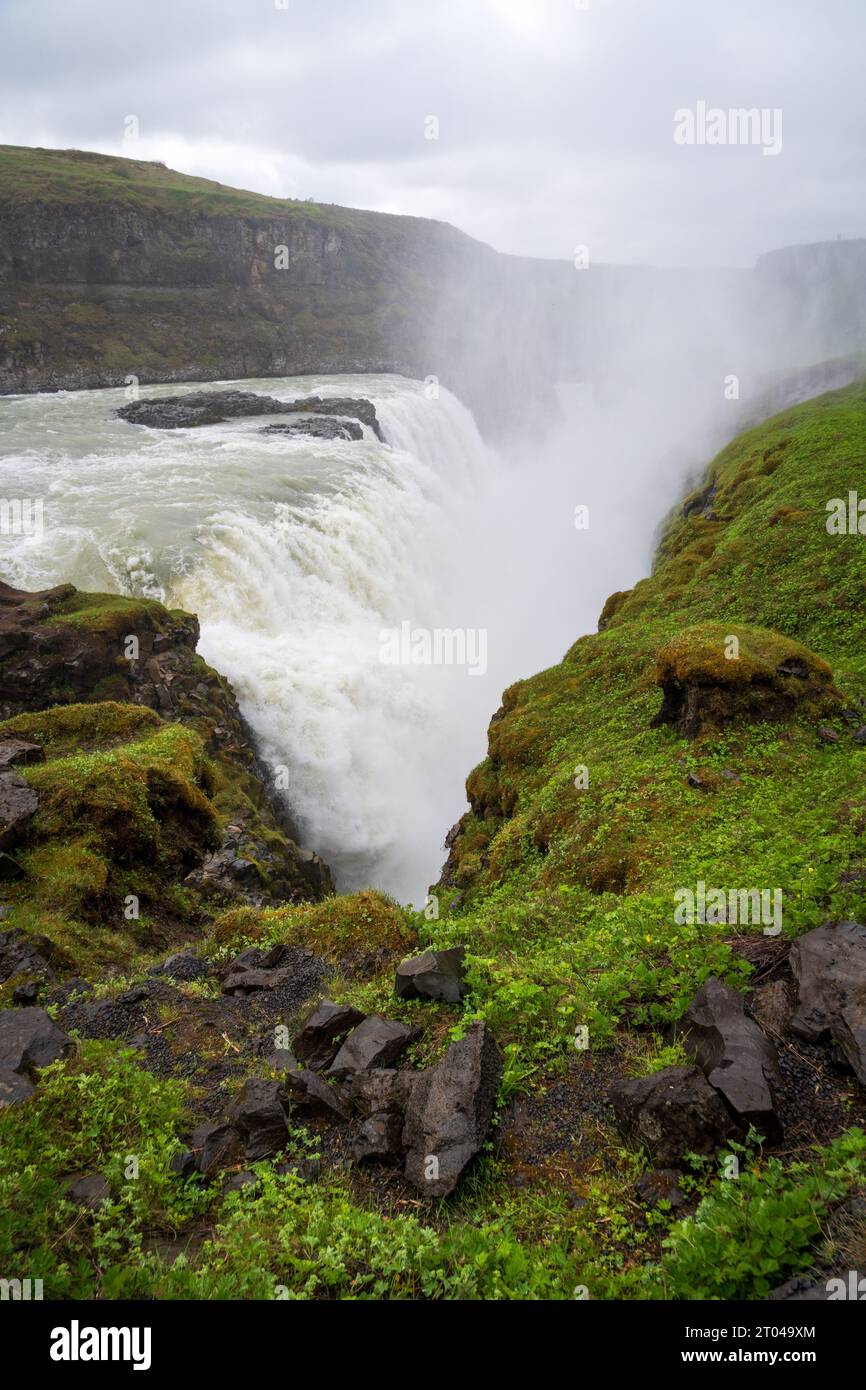 Gullfoss Falls Waterfall en Islande un jour d'été Banque D'Images