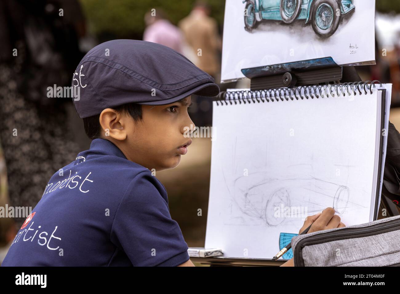 Artiste de 9 ans Aran la au Concours of Elegance 2023, Hampton court Palace, Londres, Royaume-Uni Banque D'Images