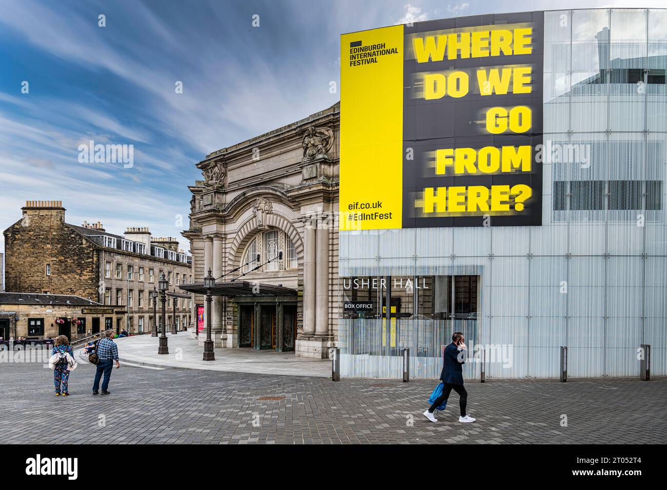 Entrée principale de Usher Hall pendant le festival international d'Édimbourg avec slogan de 2023 Where do We Go from Here?, Écosse, Royaume-Uni Banque D'Images