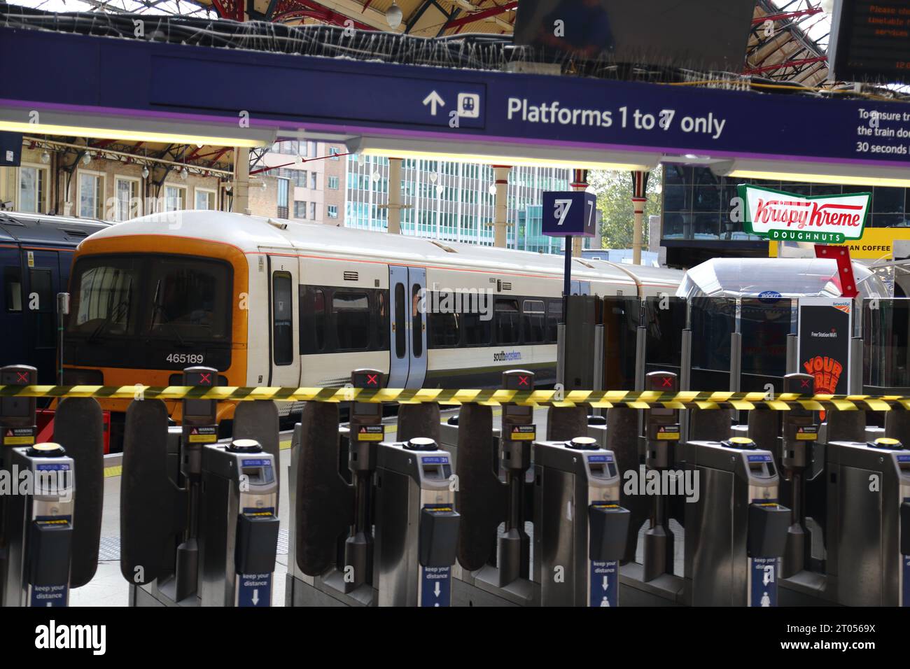 Londres, Royaume-Uni. 4 octobre 2023. Aucun train ne quitte la gare de Victoria, à l'exception des trains de Gatwick en raison de la grève déclenchée par le syndicat. Crédit : Uwe Deffner/Alamy Live News Banque D'Images