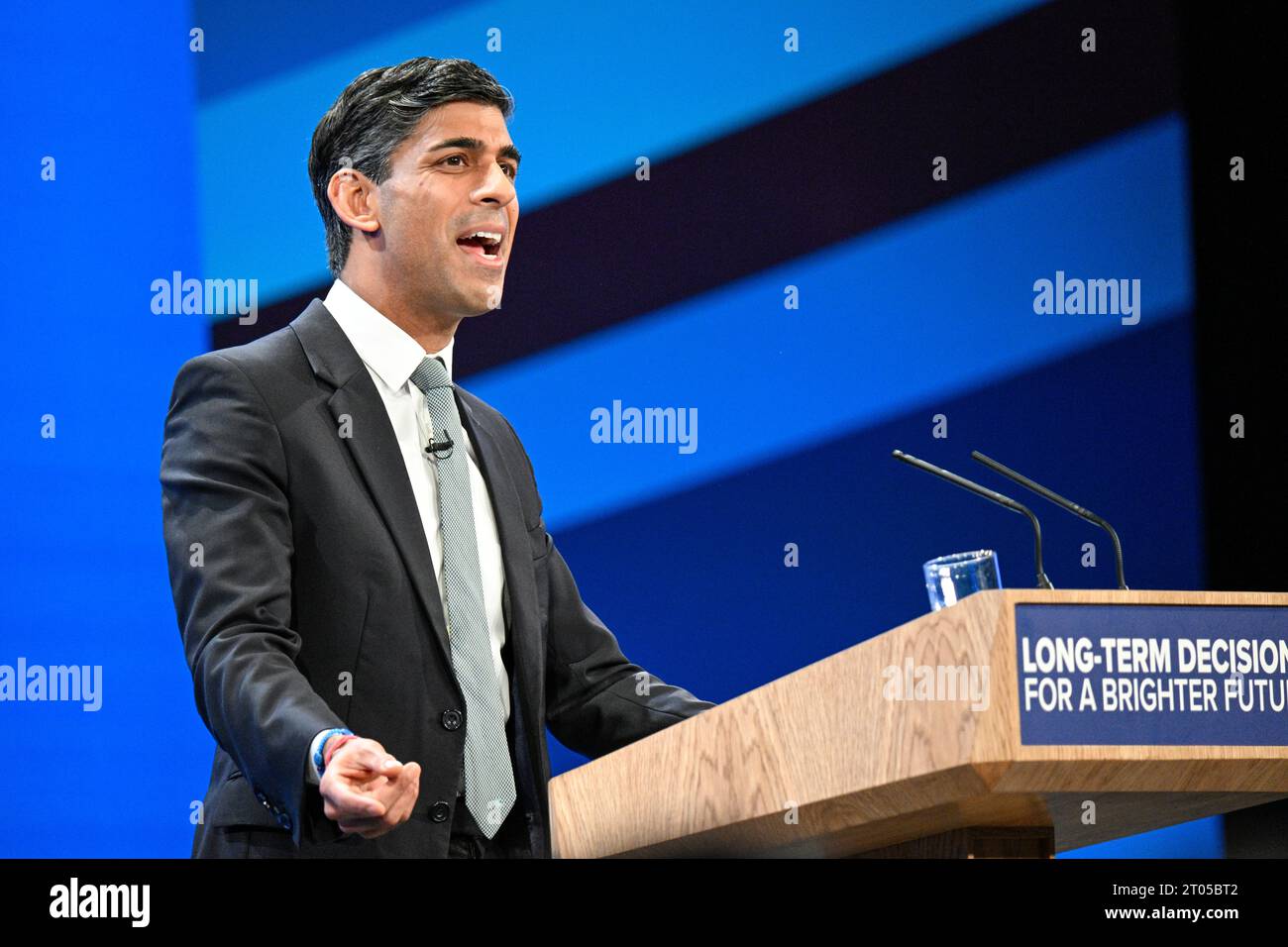 Manchester, Royaume-Uni. 4 octobre 2023. Le premier ministre Rishi Sunak prend la parole à la conférence du Parti conservateur. Crédit : Benjamin Wareing / Alamy Live News Banque D'Images