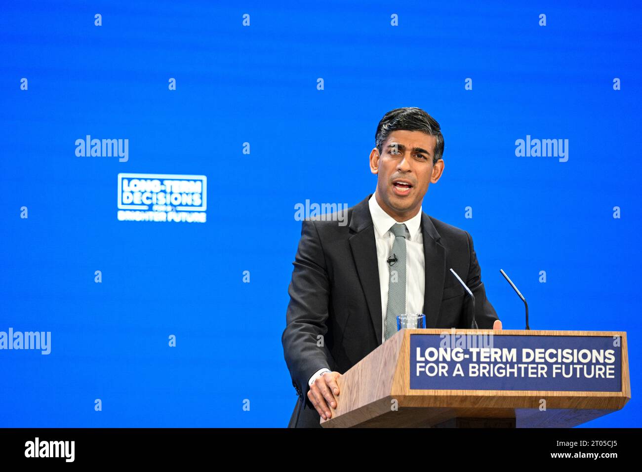 Manchester, Royaume-Uni. 4 octobre 2023. Le premier ministre Rishi Sunak prend la parole à la conférence du Parti conservateur. Crédit : Benjamin Wareing / Alamy Live News Banque D'Images