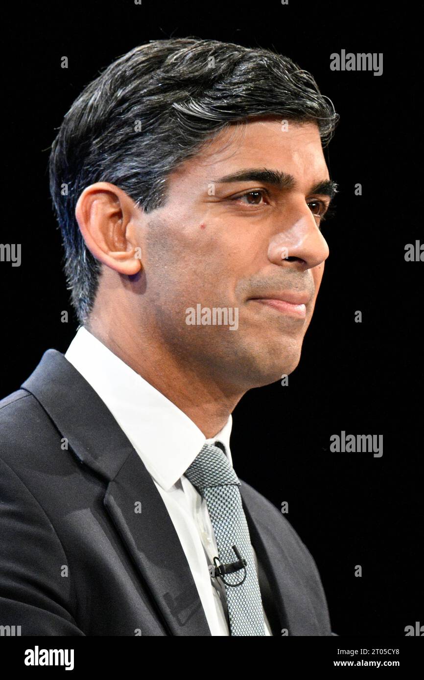 Manchester, Royaume-Uni. 4 octobre 2023. Le premier ministre Rishi Sunak prend la parole à la conférence du Parti conservateur. Crédit : Benjamin Wareing / Alamy Live News Banque D'Images