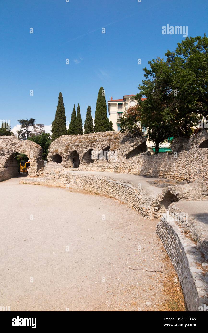 Arènes de Cimiez. Nice, France. Les arènes de Cimiez sont un amphithéâtre romain situé à Nice dans le quartier de Cimiez. (135) Banque D'Images