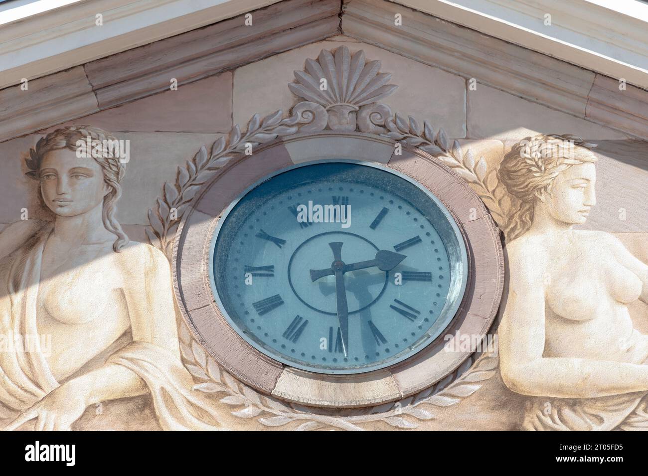 Triangle à pignon de la mairie classique, Molsheim, Alsace, France, Europe Banque D'Images