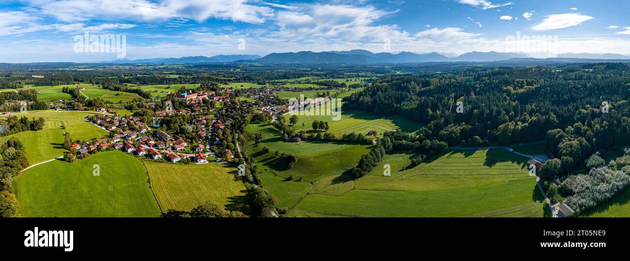 Eurasburg Bavière. Prise de vue panoramique aérienne par drone Banque D'Images