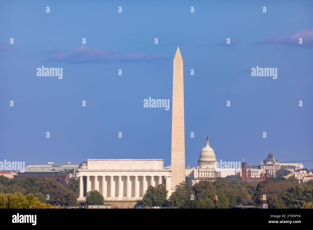 WASHINGTON, DC, USA - le Lincoln Memorial, le Washington Monument, le Capitole (L-R). Banque D'Images