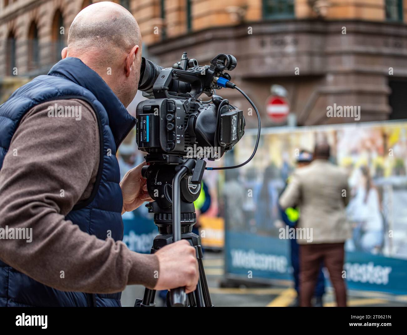 Nouvelle couverture des événements MANCHESTER, ANGLETERRE LES IMAGES QUI DIVISENT montrent l'atmosphère intense qui entoure la Conférence conservatrice à Manchester Banque D'Images