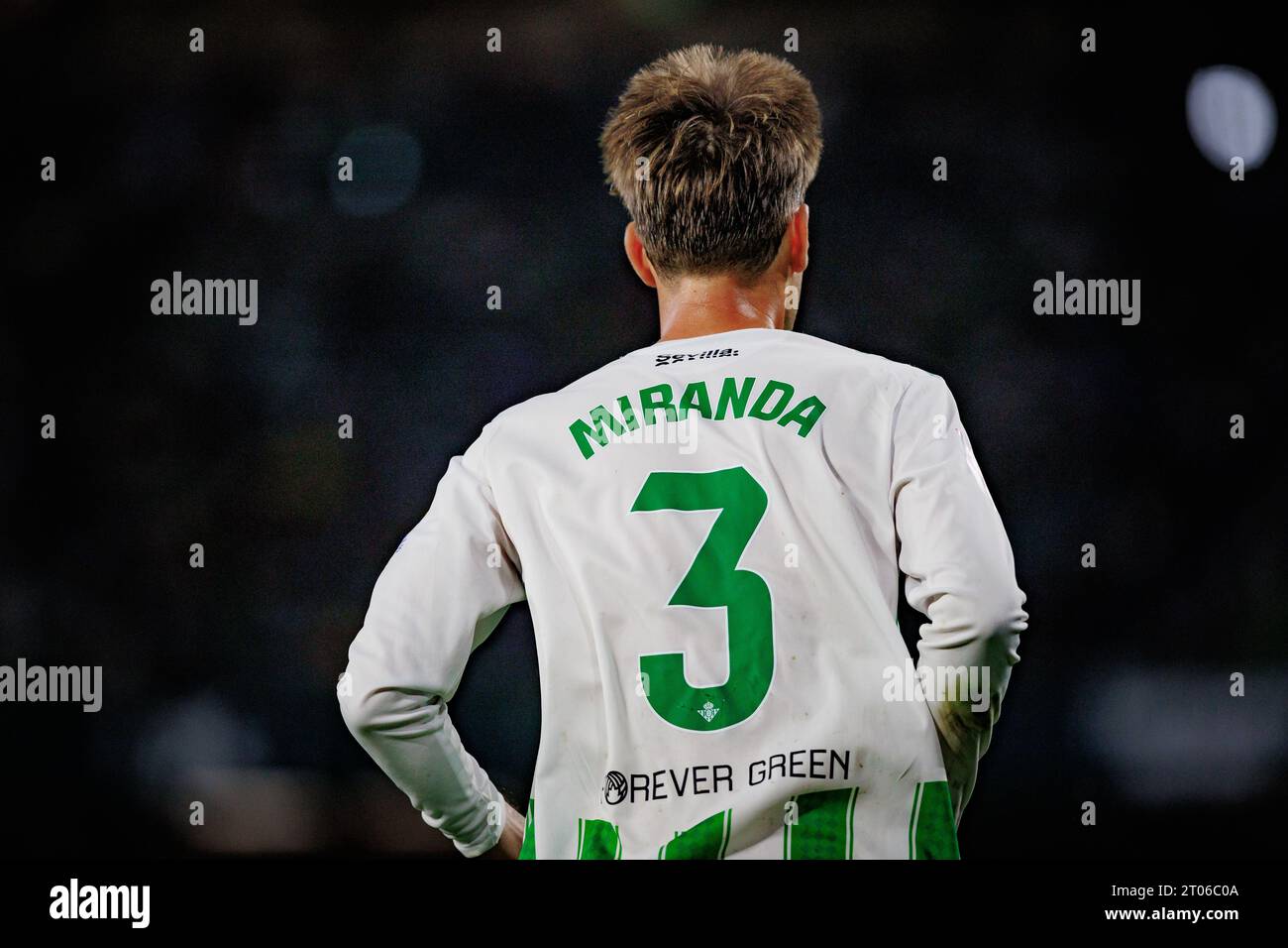 Juan Miranda lors du match de Liga 23/24 entre le Real Betis et Valencia CF à l'Estadio Benito Villamarin, Séville. (Maciej Rogowski) Banque D'Images