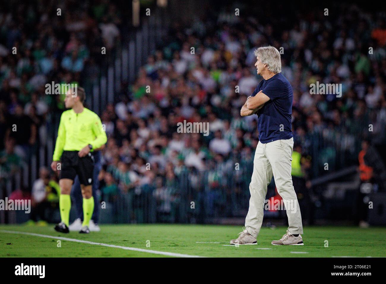 Manuel Pellegrini lors du match de Liga 23/24 entre le Real Betis et Valencia CF à l'Estadio Benito Villamarin, Séville. (Maciej Rogowski) Banque D'Images