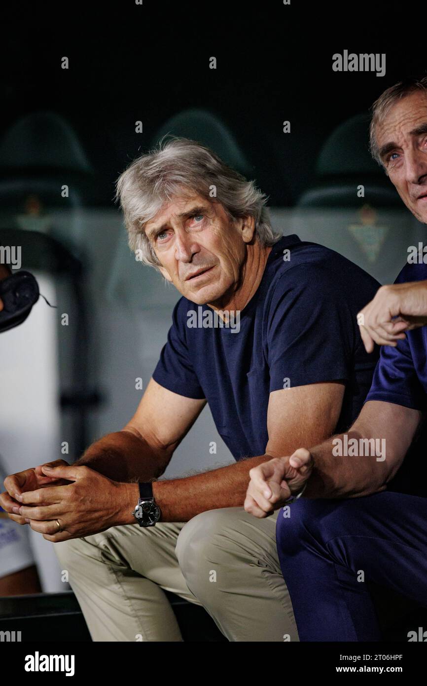 Manuel Pellegrini lors du match de Liga 23/24 entre le Real Betis et Valencia CF à l'Estadio Benito Villamarin, Séville. (Maciej Rogowski) Banque D'Images