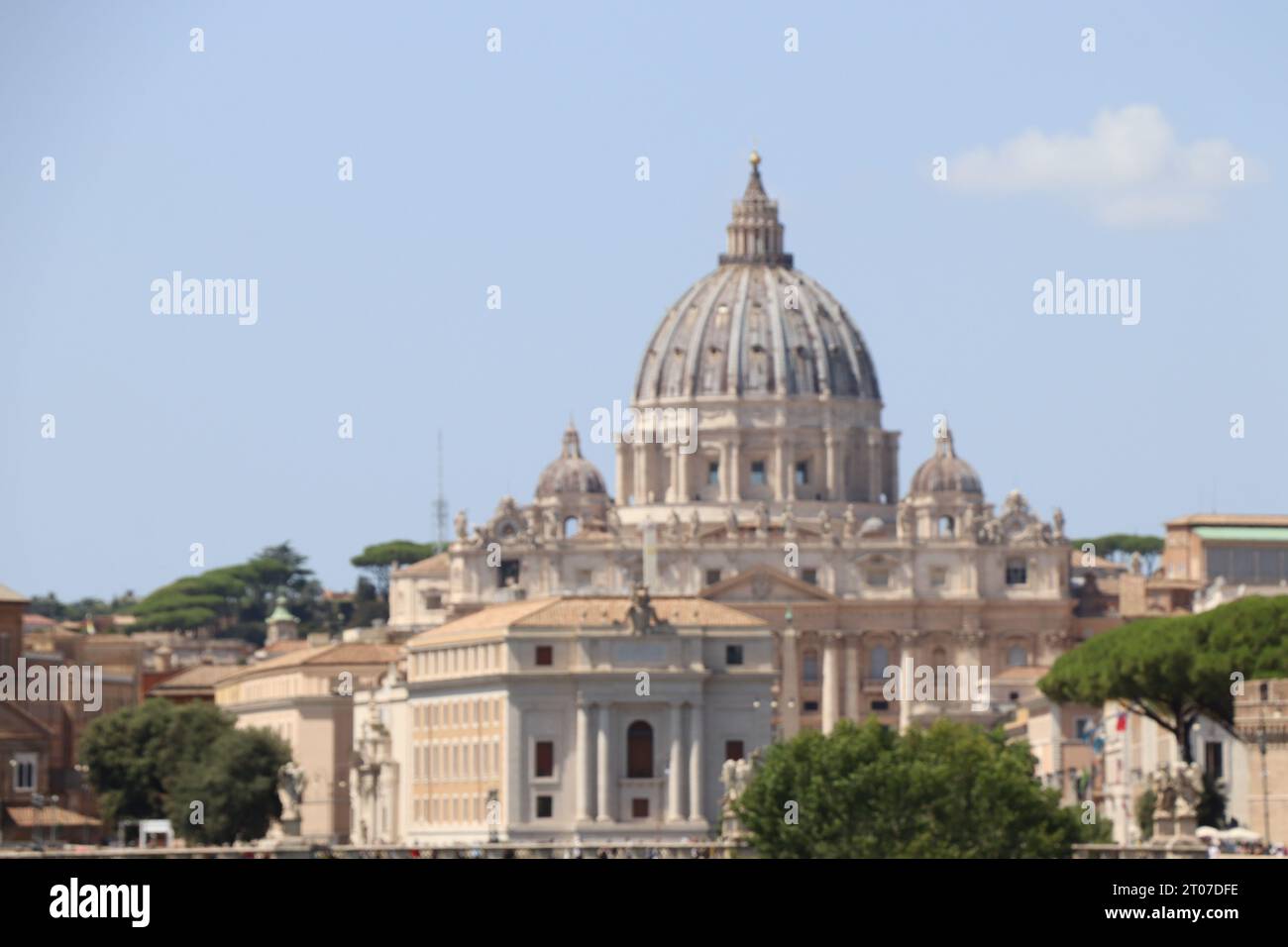 Façade et dôme de la basilique papale de Saint-Pierre au Vatican (basilique de San Pietro), une église de style Renaissance dans la Cité du Vatican, dans le c Banque D'Images