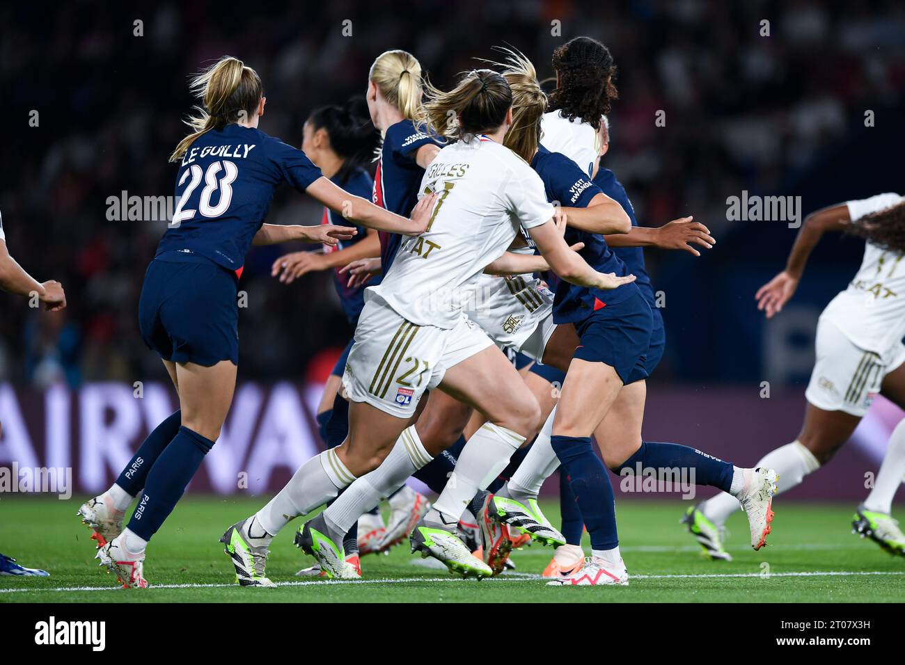 Paris, France. 01 octobre 2023. Joueuses lors du D1 Arkema Women football Match Paris Saint-Germain (PSG) VS Olympique Lyonnais Lyon (OL) au Parc des Princes à Paris, France le 1 octobre 2023. Crédit : Victor Joly/Alamy Live News Banque D'Images