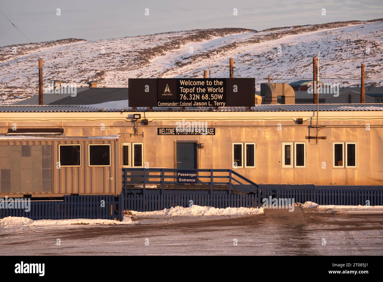 Base spatiale de Pituffik (anciennement base aérienne de Thule) dans le nord du Groenland, mercredi 4 octobre 2023. La base a changé de nom plus tôt en 2023. La raison du nouveau nom est que la base n'est plus composée de personnes de l'US Air Force, mais de l'US Space Force. Banque D'Images