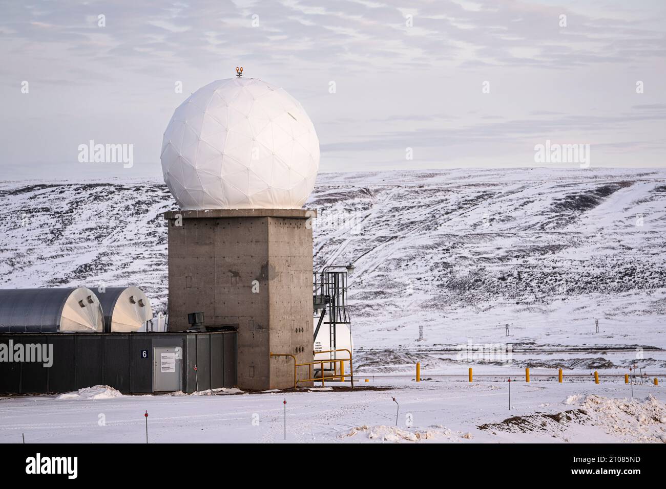 Base spatiale de Pituffik (anciennement base aérienne de Thule) dans le nord du Groenland, mercredi 4 octobre 2023. La base a changé de nom plus tôt en 2023. La raison du nouveau nom est que la base n'est plus composée de personnes de l'US Air Force, mais de l'US Space Force. Banque D'Images