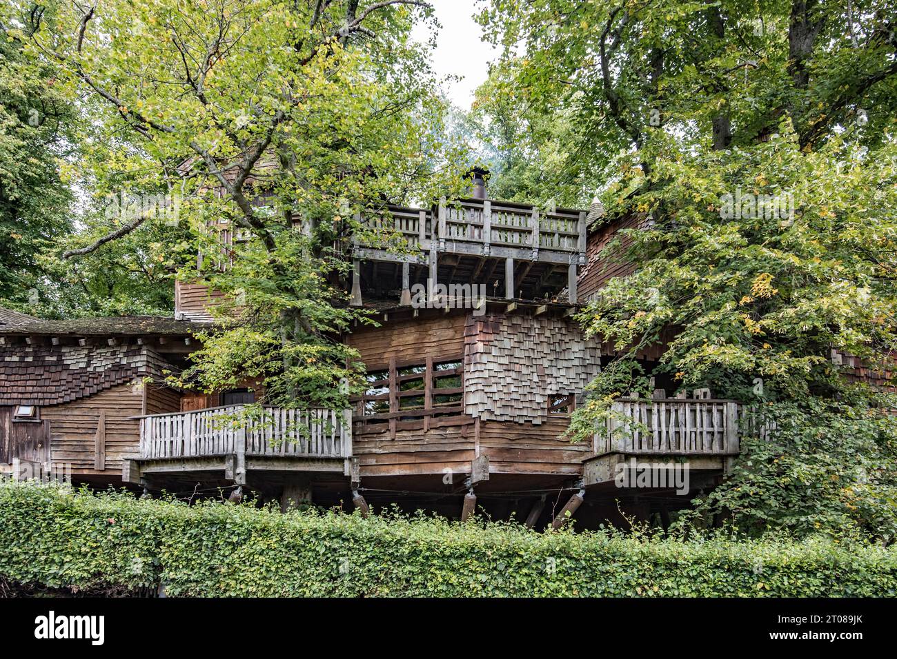 Lilidorei, adjacent aux jardins d'Alnwick, est une structure de jeu massive avec de nombreux toboggans et zones d'escalade. Banque D'Images