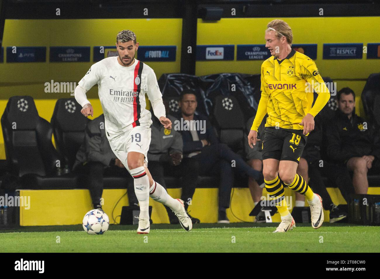 Dortmund, Deutschland. 05 octobre 2023. 05.10.2023, signal Iduna Park, Dortmund, GER, Champions League BV Borussia Dortmund vs AC Mailand/Milan im Bild : Theo Hernández/Hernandez (AC Mailand/Milan, #19) Einzelaktion ; Ganzkörper/Ganzkoerper ; ball am Fuss ; Foto © nordphoto GmbH/Christian Schulze crédit : dpa/Alamy Live News Banque D'Images