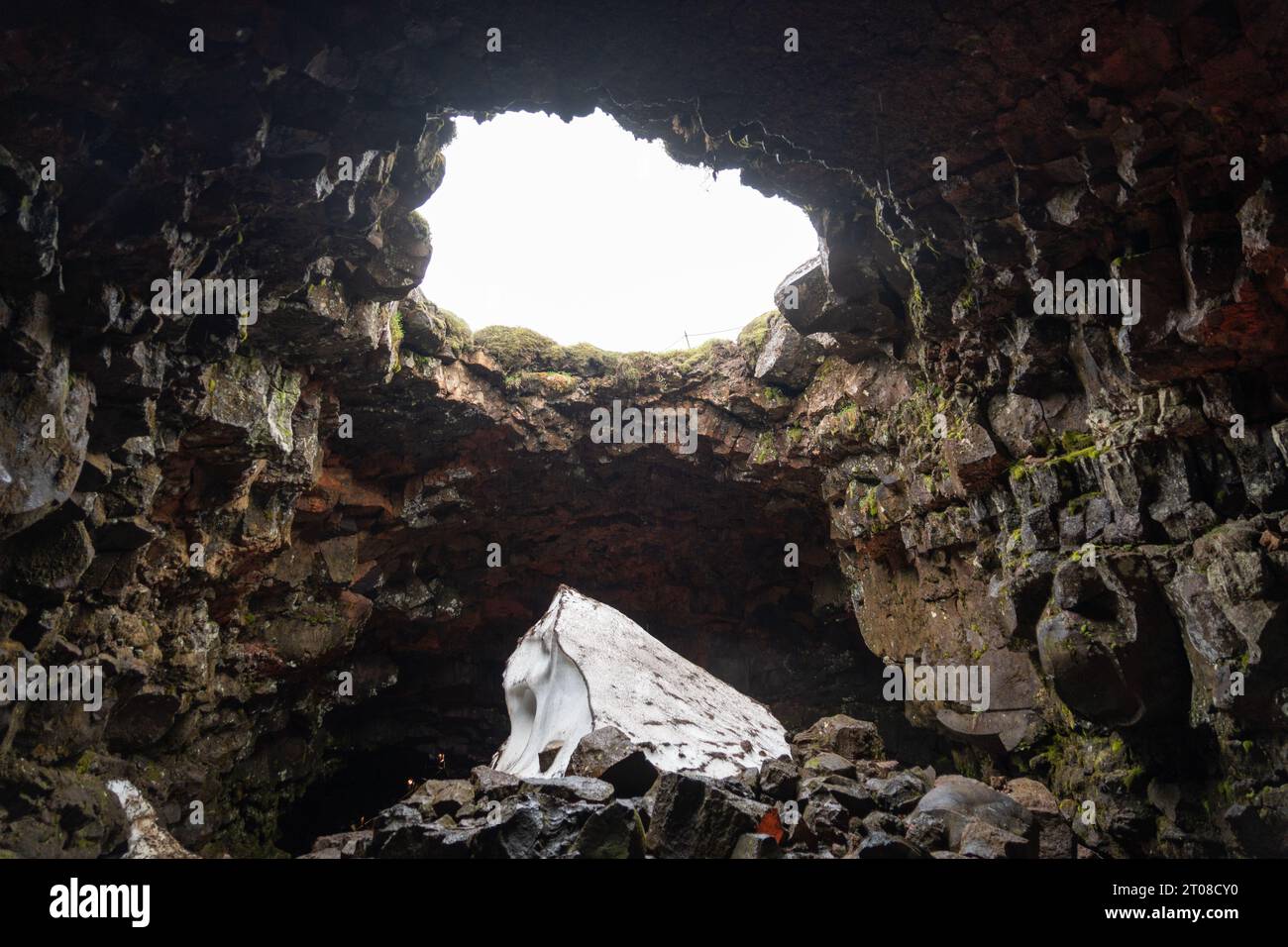 Le tunnel de lave de Raufarhólshellir en Islande Banque D'Images