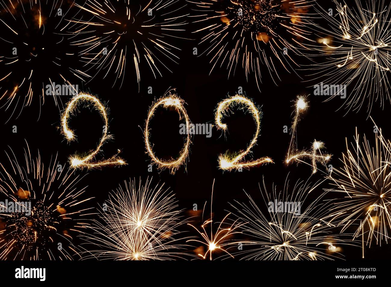 2024 écrit avec des étincelles et des feux d'artifice, carte de voeux de nouvel an Banque D'Images
