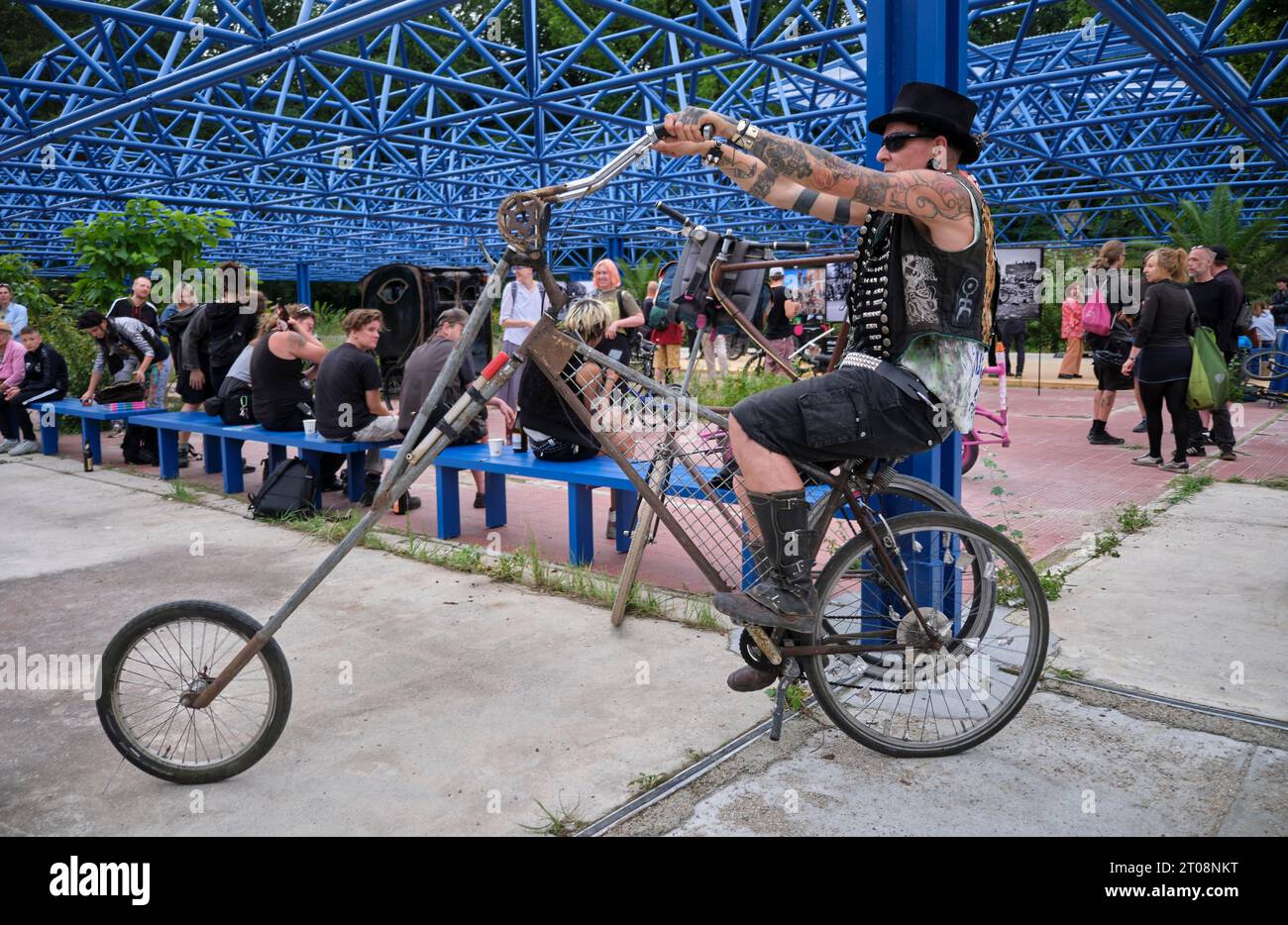 Allemagne, Berlin, 27.08.2023, Easy Rider Road Show, une exposition sur le vélo comme utopie, projet de musuku - Musée des subcultures, Mero-Halle Banque D'Images