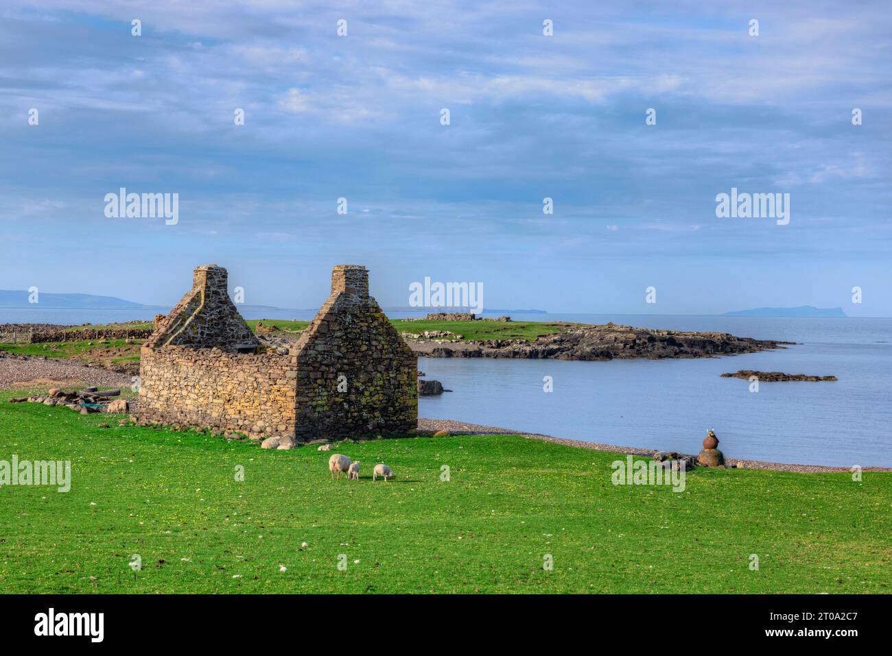 Ancienne station de pêche à Steness Beach, Eshaness, îles Shetland, Écosse. Banque D'Images