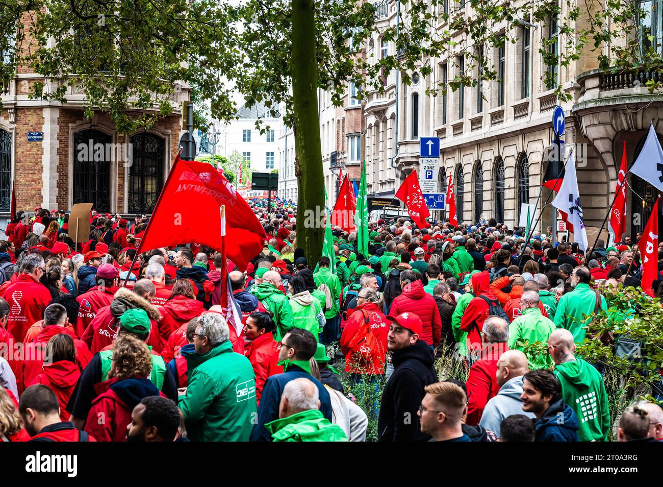 Bruxelles, Belgique, le 5 octobre 2023 - marche de protestation des syndicats pour le droit de manifester crédit : Imago/Alamy Live News Banque D'Images