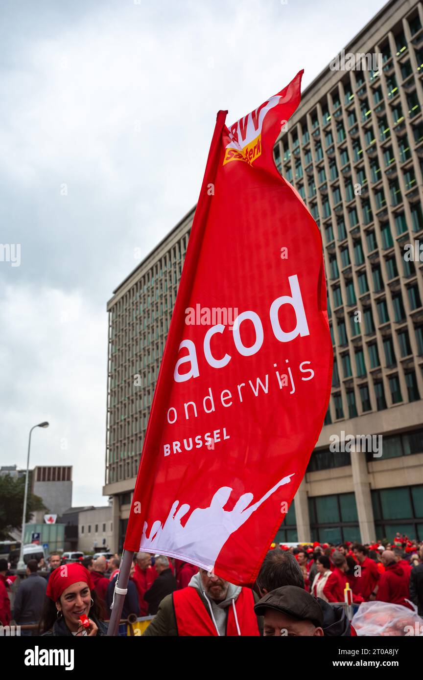 Bruxelles, Belgique, le 5 octobre 2023 - marche de protestation des syndicats pour le droit de manifester Banque D'Images