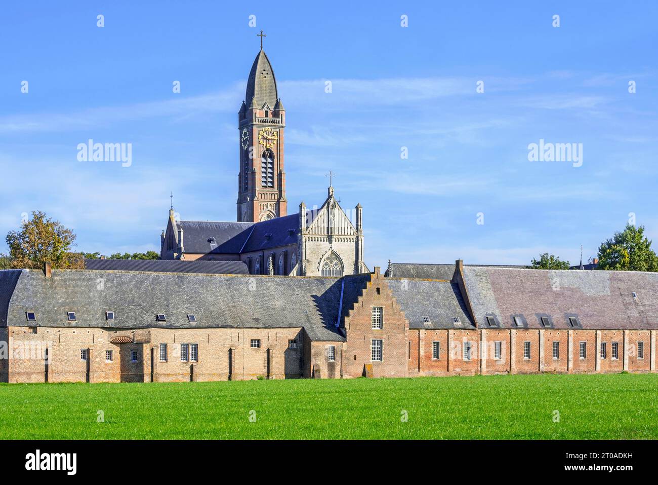 Abbaye de Tongerlo avec église néo-gothique, monastère prémonstratensien à Tongerlo près de Westerlo, province d'Anvers, Flandre, Belgique Banque D'Images