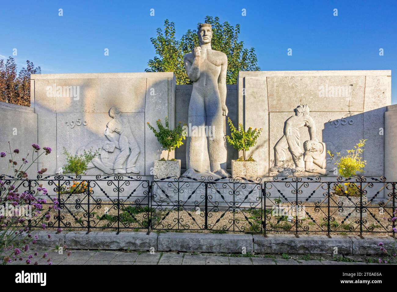 Monument aux morts de la question Royale 1950 / mémorial pour les morts