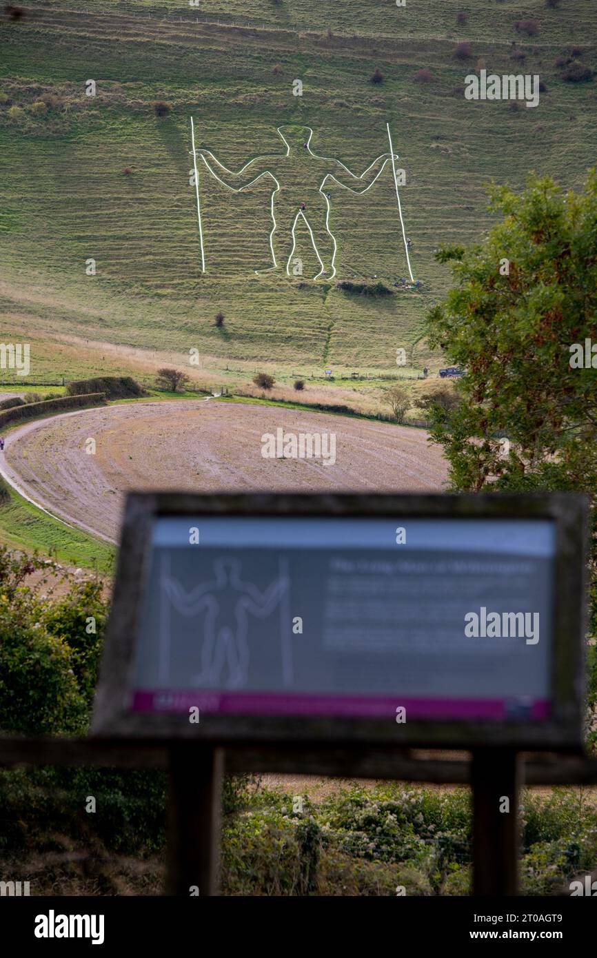 Long Man of Wilmington obtient un léchage de peinture 5 octobre 2023 Banque D'Images