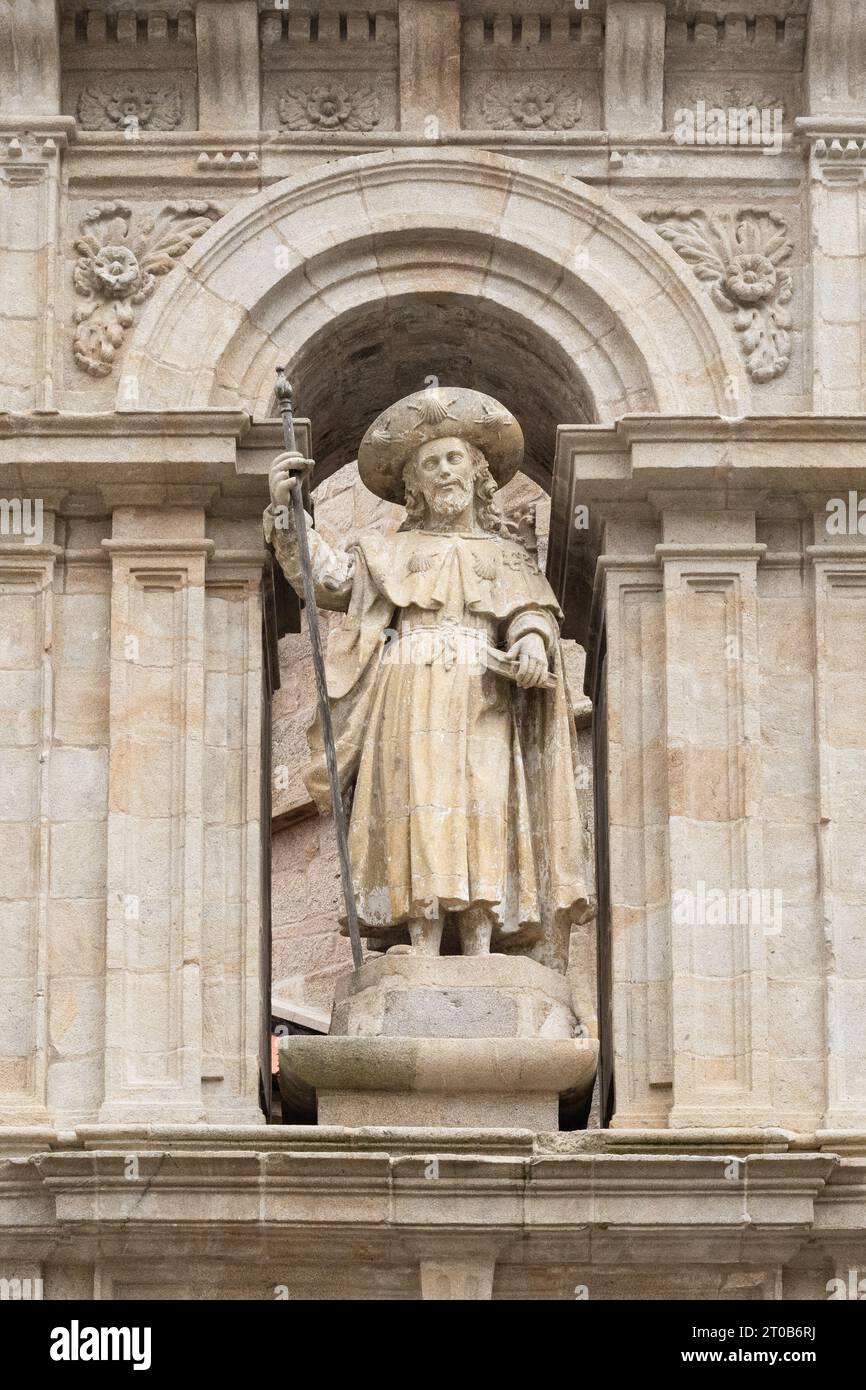Saint James saint patron de l'Espagne statue au-dessus de la porte sainte, cathédrale Saint-Jacques-de-compostelle, Saint-Jacques-de-Compostelle, Galice, Espagne Banque D'Images