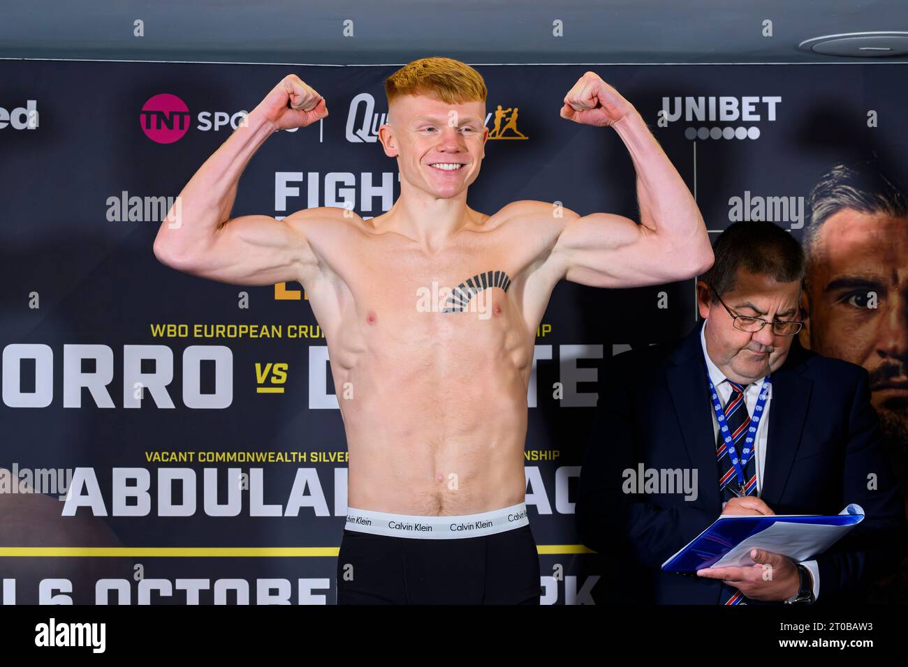 LONDRES, ROYAUME-UNI. 05 octobre 23. Sam King lors de la pesée officielle de Zorro vs d'Ortenzi avant la soirée de combat à York Hall le jeudi 05 octobre 2023 à LONDRES, ANGLETERRE. Crédit : Taka G Wu/Alamy Live News Banque D'Images