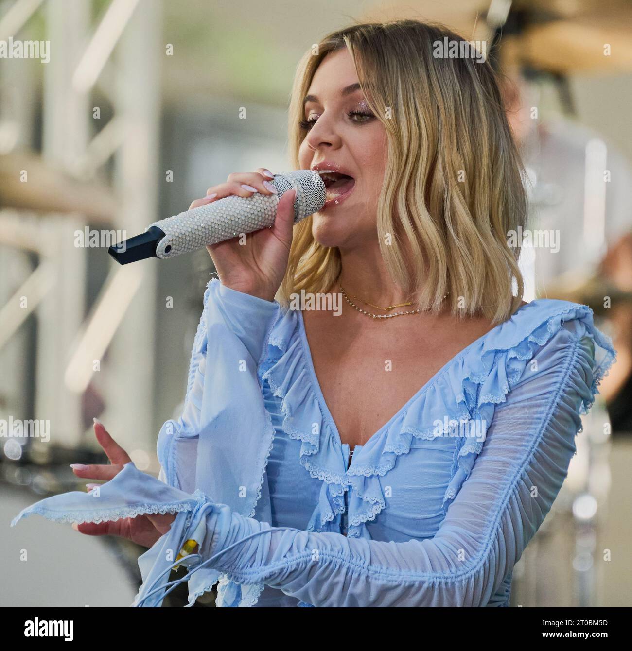 NEW YORK, NY, États-Unis - 11 AOÛT 2023 : Kelsea Ballerini joue dans la série de concerts 'Today' Show de NBC au Rockefeller Plaza. Banque D'Images