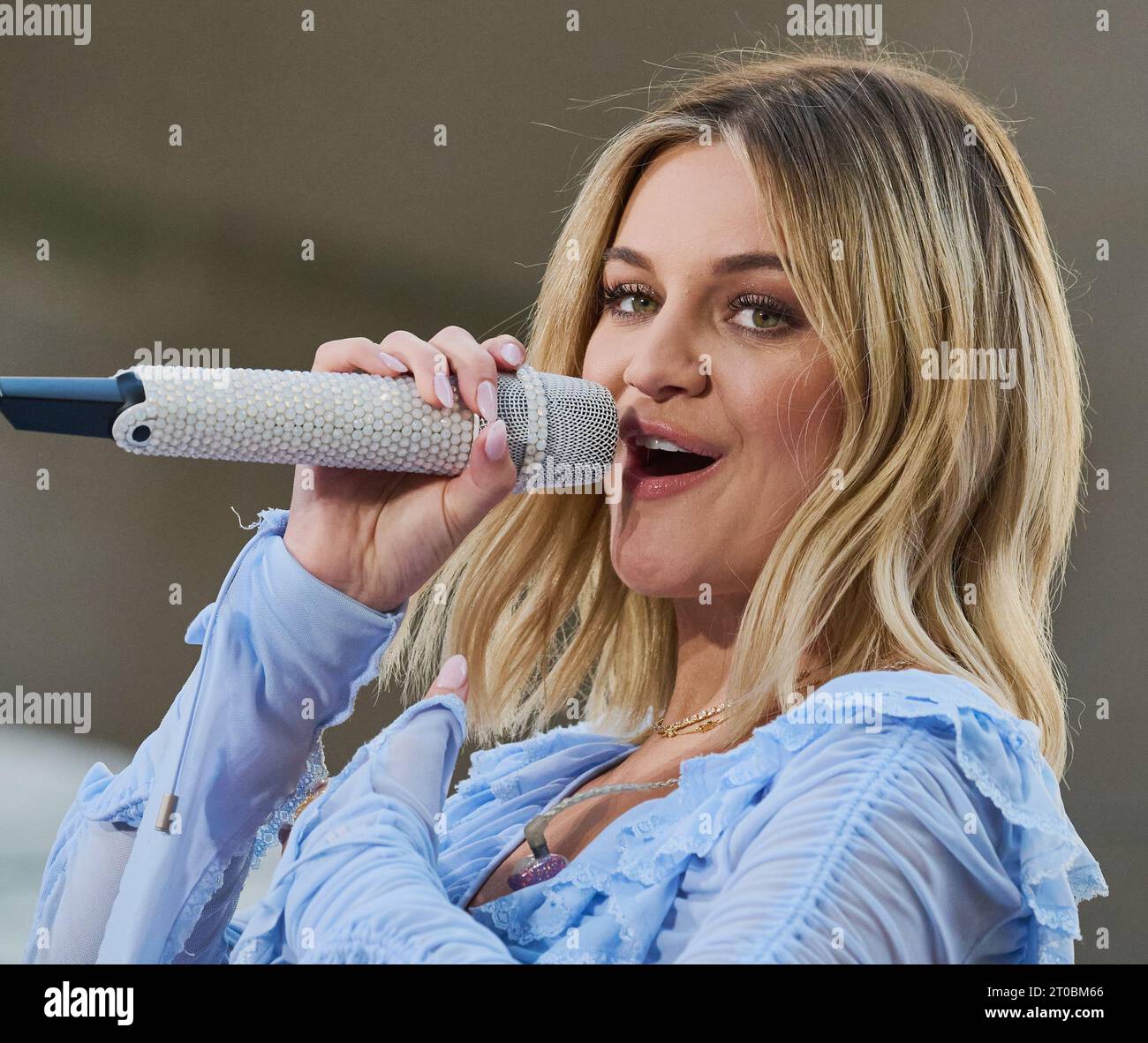 NEW YORK, NY, États-Unis - 11 AOÛT 2023 : Kelsea Ballerini joue dans la série de concerts 'Today' Show de NBC au Rockefeller Plaza. Banque D'Images