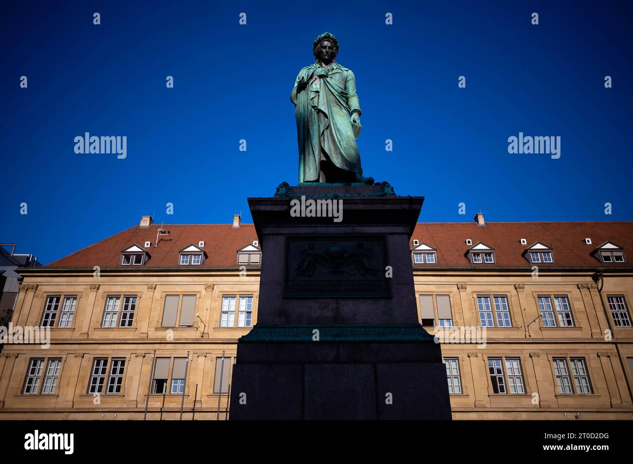 Schiller Monument à Friedrich Schiller, Schillerplatz, Vieille ville, ciel, Bleu, Stuttgart, Baden-Wuerttemberg, Allemagne Banque D'Images