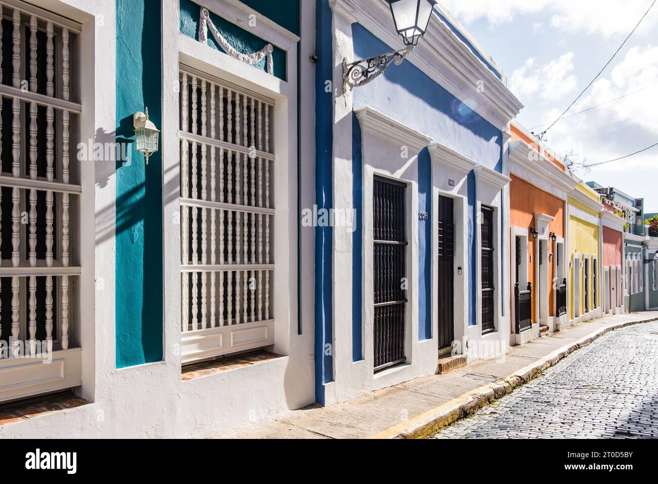 Bâtiments colorés dans le centre historique de San Juan, Porto Rico. Banque D'Images