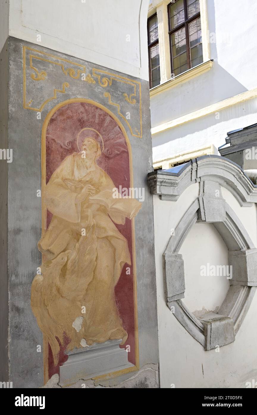 Dürnstein, Basse-Autriche, Autriche. Peinture religieuse à l'entrée de l'abbaye de Dürnstein Banque D'Images